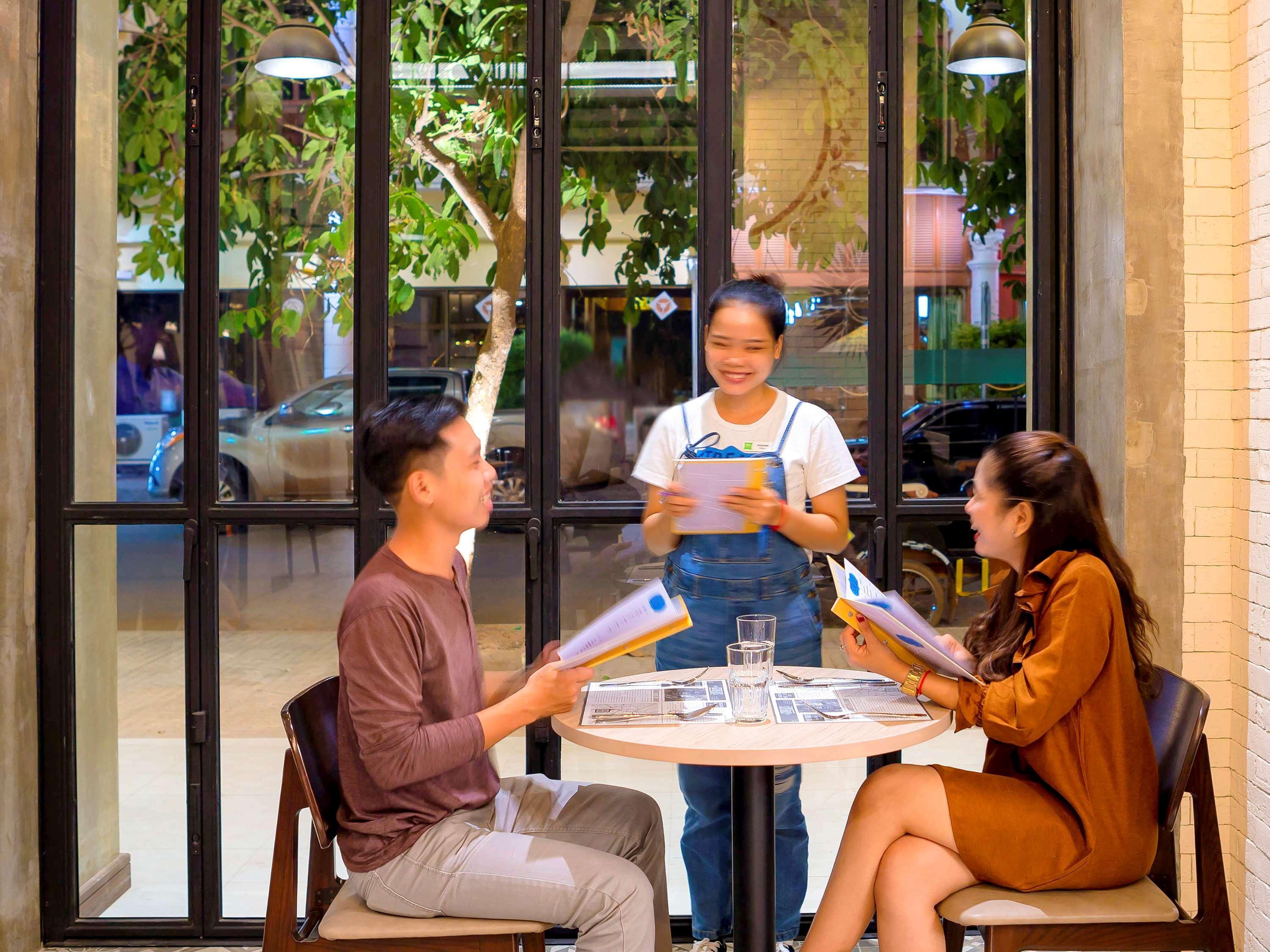 Ibis Styles Siem Reap Hotel Exterior photo